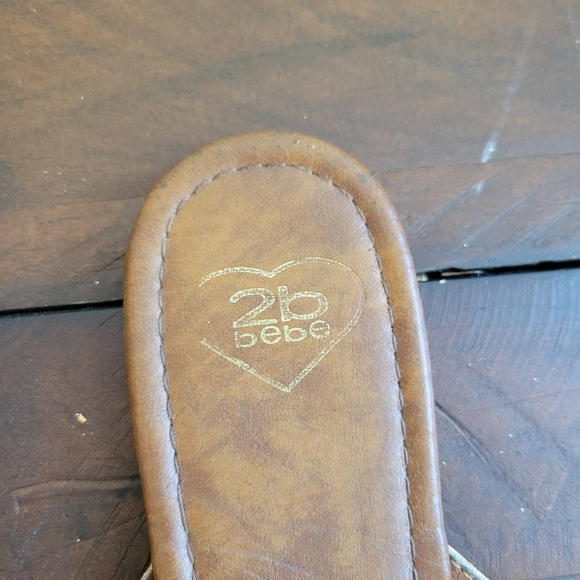 2b Bebe Gold Glitter Toe Post Sandals Size 9 - Picture 4 of 5